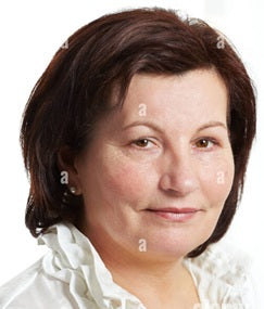 files/50-year-old-beautiful-business-woman-portrait-at-the-office-CEYJ6H_7a273ac5-6a02-4377-87f1-9a5c7ac5b545.jpg